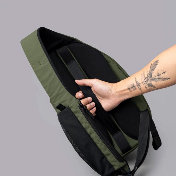 NWOT Alpaka Metro Crossbody Bag Right Green - Picture 7 of 7